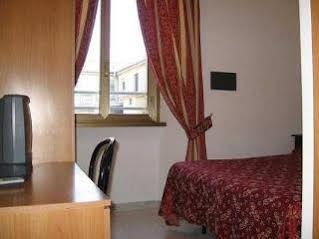 Hotel Euro Quiris Рим Экстерьер фото