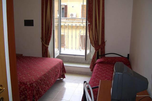 Hotel Euro Quiris Рим Экстерьер фото